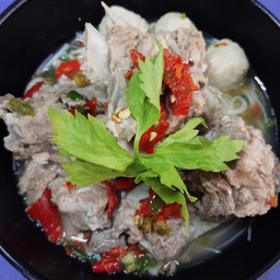 ก๋วยเตี๋ยวเล้งแซ่บ   79 บาท