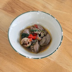 ผัดกระเพราเครื่องในไก่