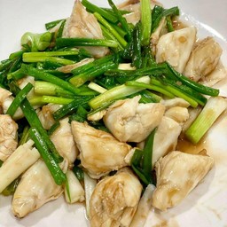 เนื้อปูก้อนผัดต้นหอม