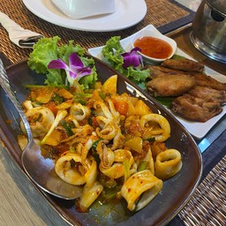 หมึกผัดไข่เค็ม(กับข้าว)