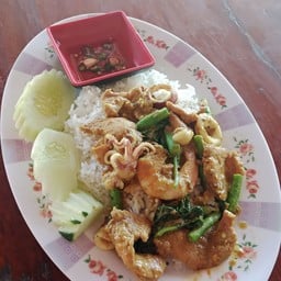 [อร่อยซ่ากับโค้ก] ข้าวผัดเครื่องแกงรวม +  โค้ก ออริจินัล (ขวด) 