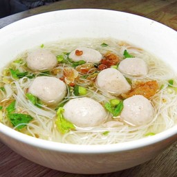 ก๋วยเตี๋ยวลูกชิ้นหมู