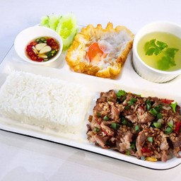 #46 หมูผัดพริกเกลือ ข้าวหอมมะลิไดโนเสาร์ (เซ็ตเบนโตะ)