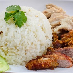 ข้าวมันหมูทอดไก่ต้ม