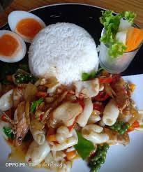 ผัดฉ่าหมึกราดข้าว