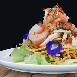 Spicy Crispy Fried Noodles with Seafood
