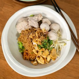 [อร่อยซ่ากับโค้ก] หมี่คลุก +  โค้ก ออริจินัล (กระป๋อง) 