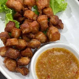 หมูสามชั้นทอดน้ำปลา