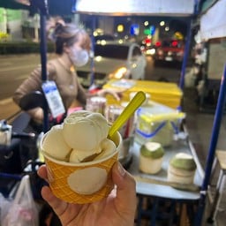 ไอศครีมมะพร้าวอ่อน น้ำมะพร้าวอ่อน