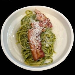 Pesto with grilled bacon สปาเกตตี้เพสโต้เบค่อน