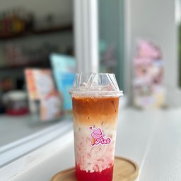 ชาไทยนมสดสตรอว์เบอร์รี