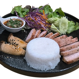 ข้าวหมูย่างจิ้มแจ่ว