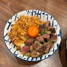 ข้าวหน้าเนื้อย่างไข่แดงดอง