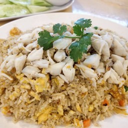 ข้าวผัดปูก้อน จานใหญ่