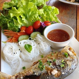 สลัดเมี่ยงปลาทู