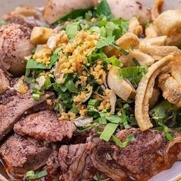 ก๋วยเตี๋ยวเนื้อ พิเศษ