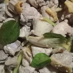 แม่แจ๋วต้มไก่เหนียว