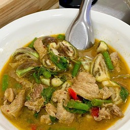 แกงป่าไก่บ้าน