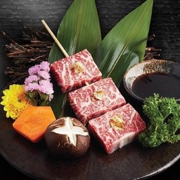 เนื้อวากิวญี่ปุ่นย่างเสียบไม้