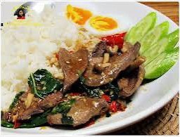 ผัดกระเพราตับราดข้าว