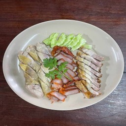 ไก่สับ+หมูแดง+หมูกรอบ