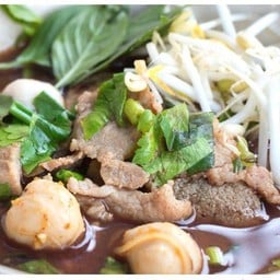 ก๋วยเตี๋ยวน้ำตก โกเด้ง    ข้าวขาหมู  ข้าวหมูแดง หน้าโลตัสซอยดับเพลิง