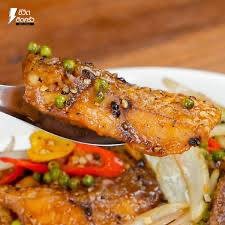 ข้าวราดผัดฉ่าปลากระพง