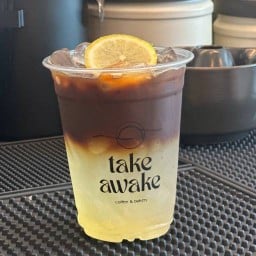 Take awake coffee&bakery สาริน