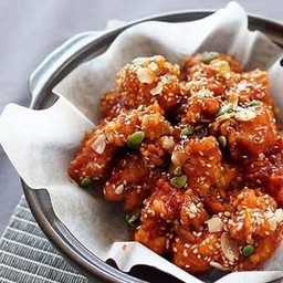 Dakgangjeong Fried Chicken 닭강정 ไก่ทอดดั๊กกังจอง (10 ชิ้น)