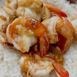 กุ้งกระเทียมพริกไทย-ราดข้าว