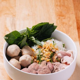 ก๋วยเตี๋ยวแห้ง หมู