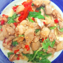 กะเพราหมูชิ้น