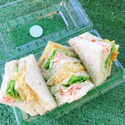 แซนวิชปูอัดหมูหยอง