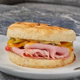 มาร์เตลโล - โฟคาเซียแฮมชีสฮาลาปิโน