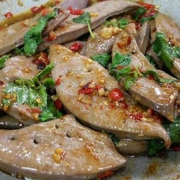 ข้าวกระเพราตับ