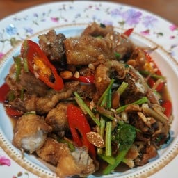 กระพงผัดขึ้นฉ่าย