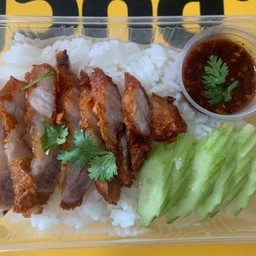 ข้าวหมูทอดน้ำจิ้มแจ๋ว