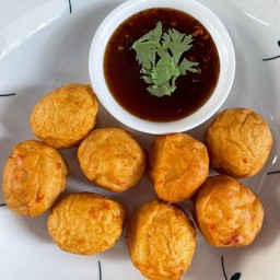 ลูกชิ้นเต้าหู้หมูทอด