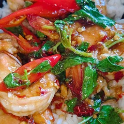 ข้าวกะเพรากุ้ง