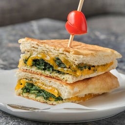 เคลและสปิแนชเชดดาร์เมลท์ (มังสวิรัติ)