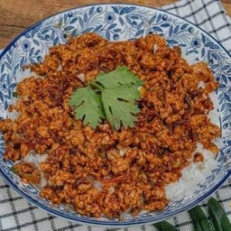 ข้าวน้ำพริกผัดหมูสับ
