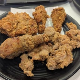 ไก่ทอดกุ๊กขี้เมา Food Patio เมกาบางนา