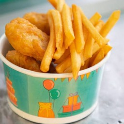 นักเก็ตไก่ + เฟรนช์ฟรายส์ 7 มม.