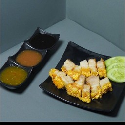 หมูกรอบ 2 ขีด