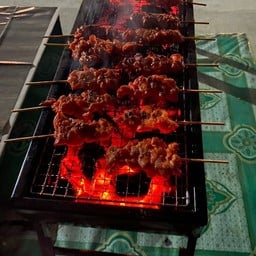 หมูปิ้ง & ไก่ปิ้ง