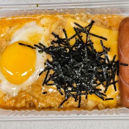 ซัมยัง มาม่าเกาหลี +ใส่นมสด+มายองเนส+ชีส+ไส้กรอก+ไข่ตอก