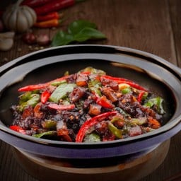 双椒炒牛蹄筋 - ผัดเอ็นวัวพริกสองสี