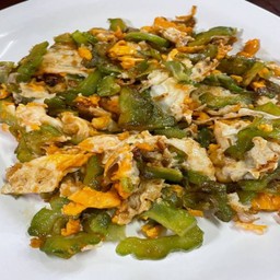 มะระผัดไข่