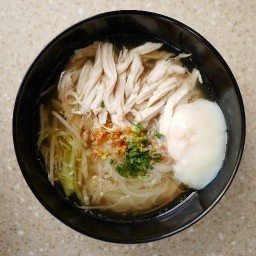 ก๋วยเตี๋ยวไก่ไข่ออนเซ็น