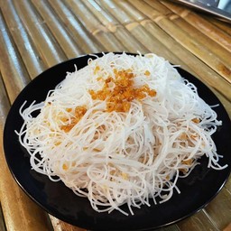 เส้นมาม่าลวก